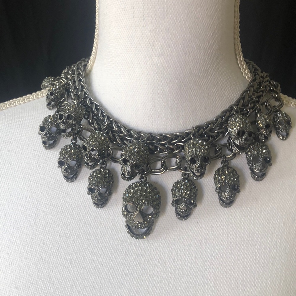 Swarovski Crystal skull head necklace 💀
